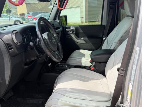 Used 2017 Jeep Wrangler Unlimited Sport w/ Quick Order Package 24S AWD/4WD image 17