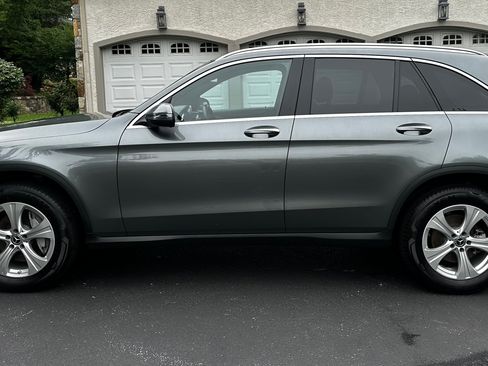 Used 2018 Mercedes-Benz GLC 300 4MATIC image 4