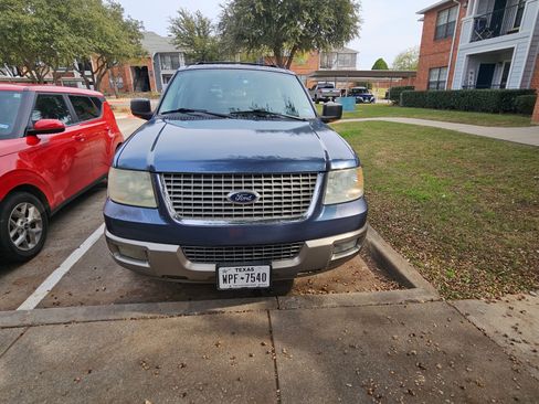 Used 2004 Ford Expedition Eddie Bauer image 2
