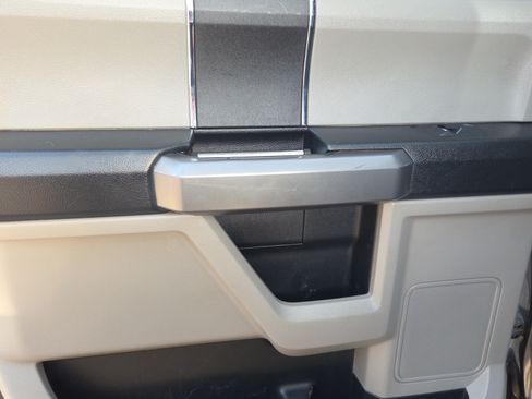 Used 2018 Ford F250 XLT image 9