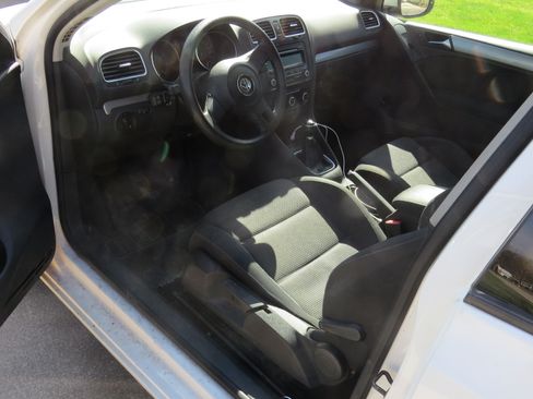 Used 2012 Volkswagen Golf 2.5L Hatchback 2D image 10