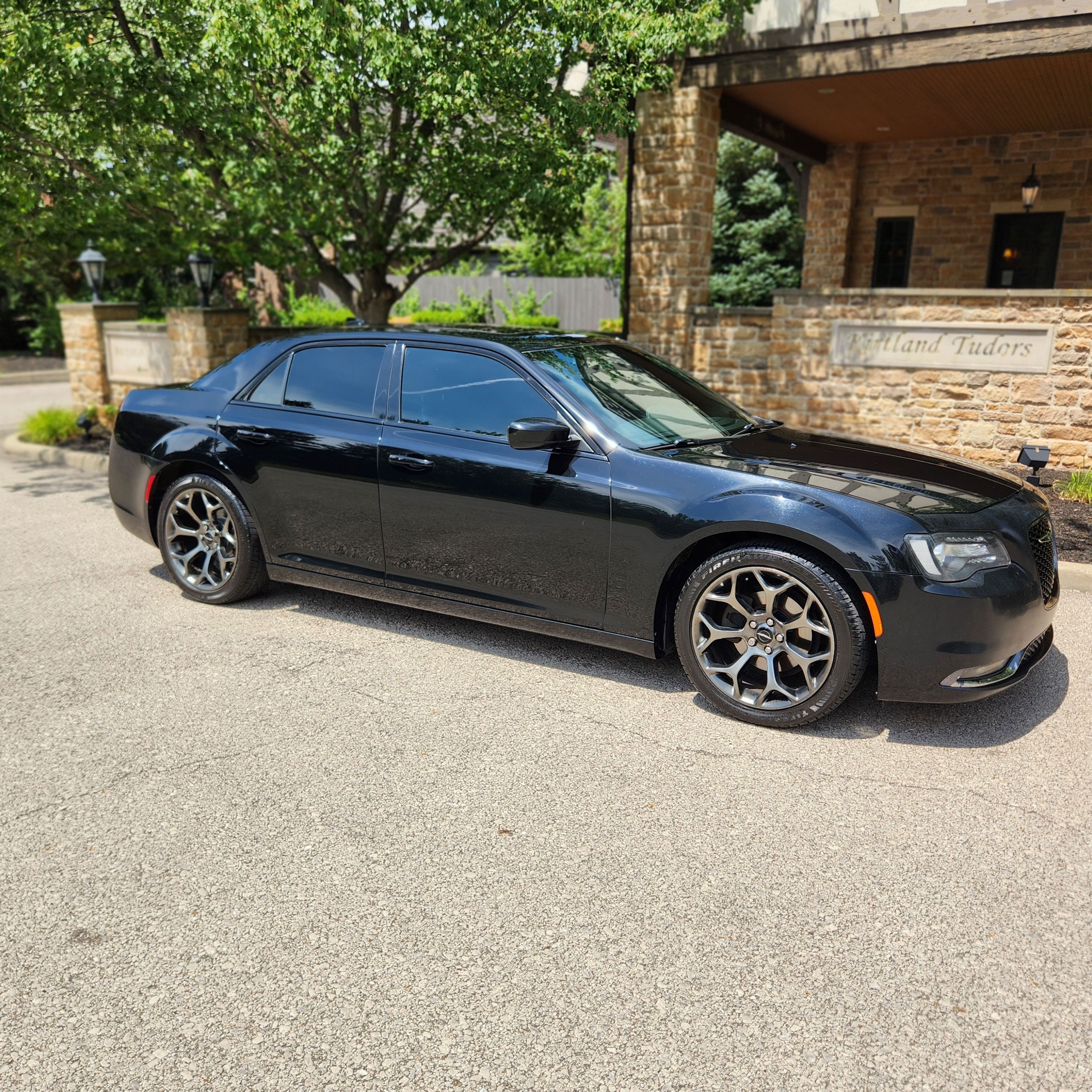 Used 2016 Chrysler 300 S RWD image 1