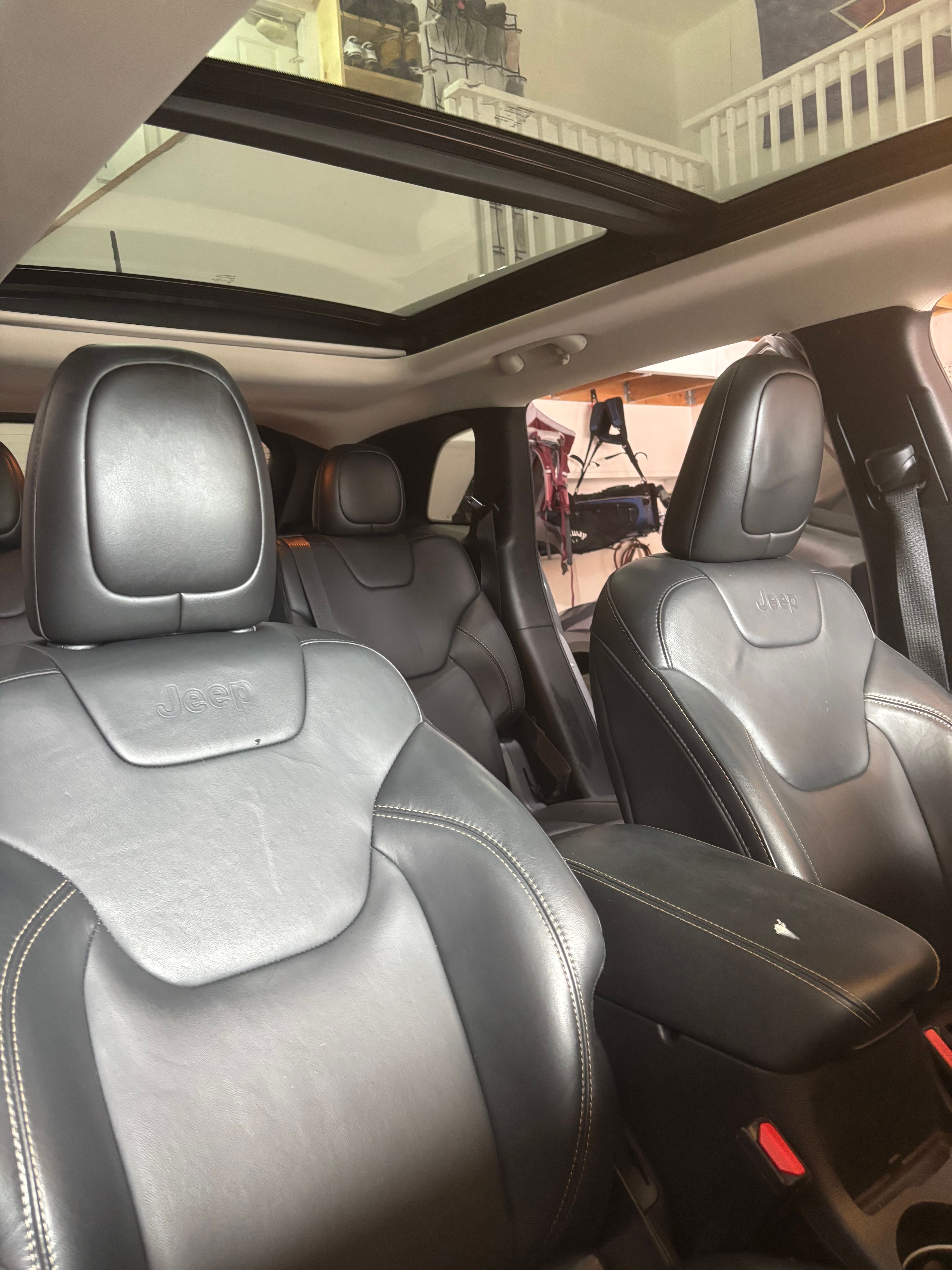 Used 2016 Jeep Cherokee Limited AWD/4WD image 2