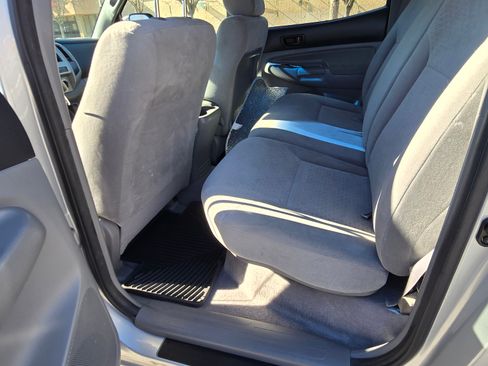 Used 2006 Toyota Tacoma PreRunner w/ SR5 Pkg #2 image 12