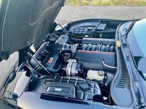Used 2000 Chevrolet Corvette Coupe w/ Memory Pkg RWD image 9