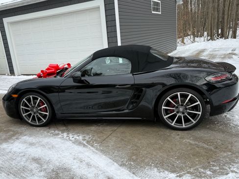 Used 2017 Porsche 718 Boxster image 6