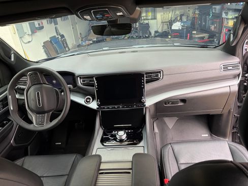 Used 2023 Jeep Wagoneer Series II image 14