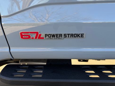 Used 2025 Ford F250 Lariat w/ Lariat Ultimate Package image 8