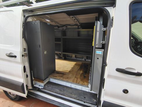 Used 2016 Ford Transit 250 130 Low Roof image 14