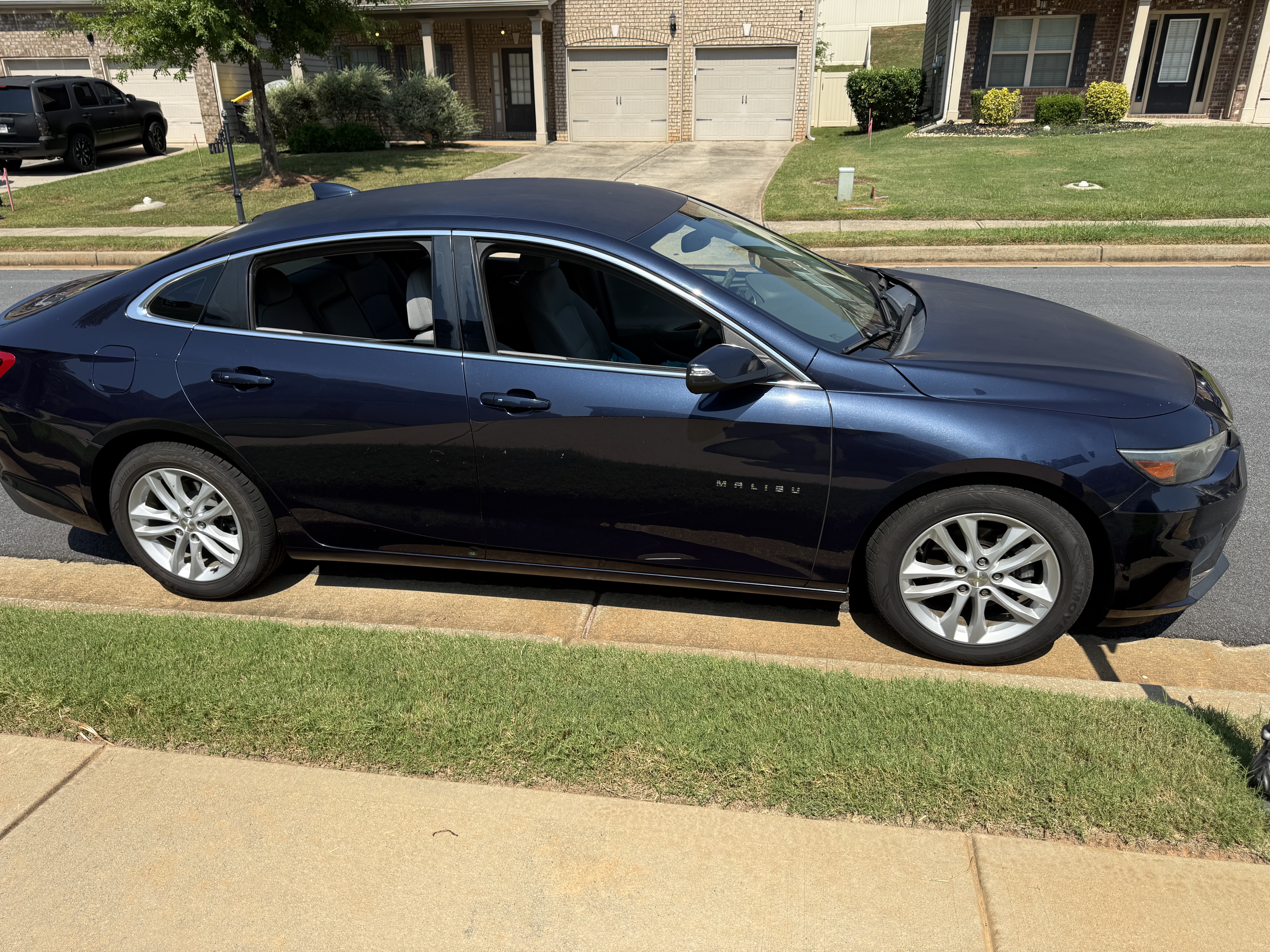Used 2016 Chevrolet Malibu LT FWD image 1