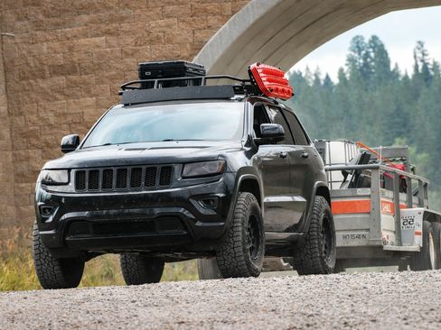Used 2015 Jeep Grand Cherokee Altitude AWD/4WD image 1