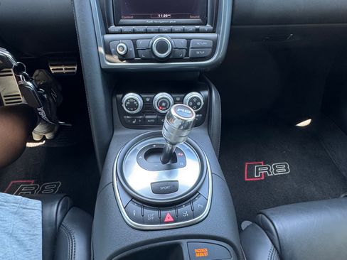 Used 2010 Audi R8 V10 AWD/4WD image 22
