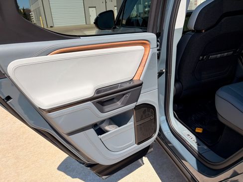 Used 2026 Rivian R1T Premium AWD/4WD image 20