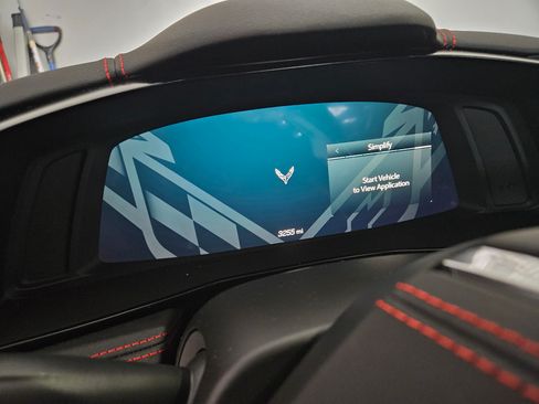 Used 2025 Chevrolet Corvette Stingray Preferred Cpe w/ Z51 Performance Package image 9