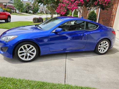 Used 2013 Hyundai Genesis 2.0T image 4