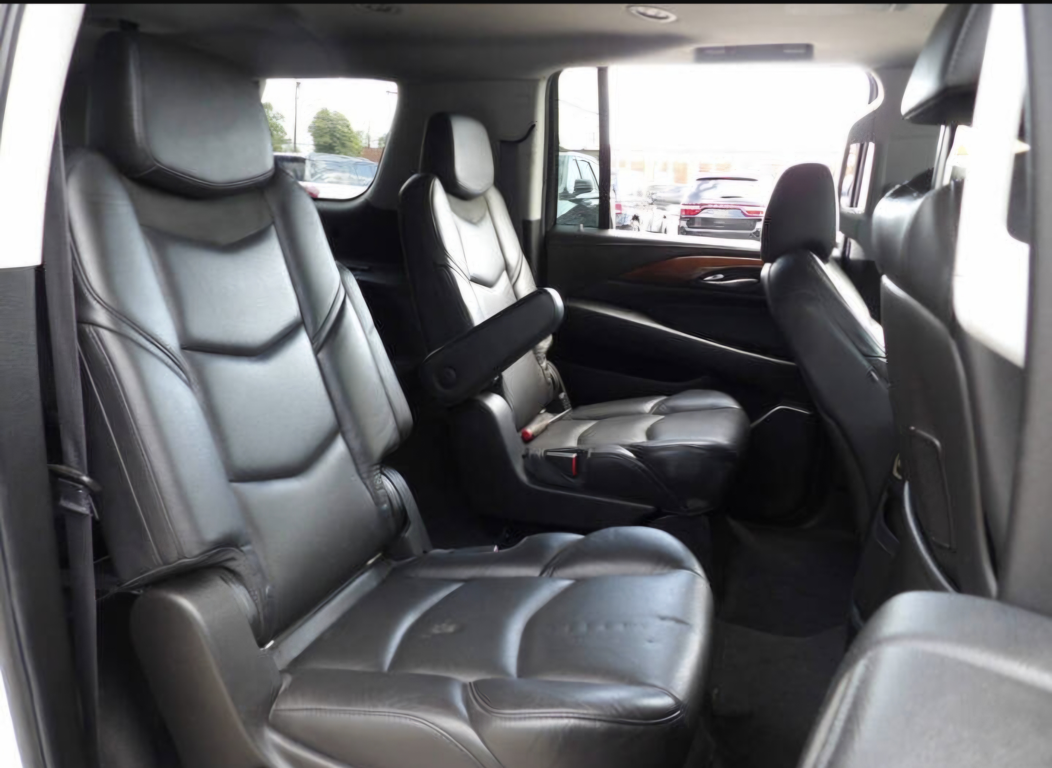 Used 2017 Cadillac Escalade ESV Premium Luxury AWD/4WD image 17