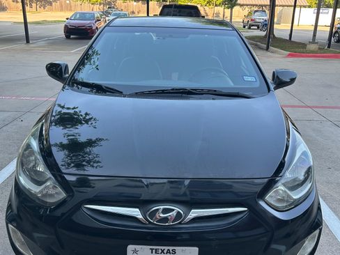 Used 2014 Hyundai Accent GS FWD image 3