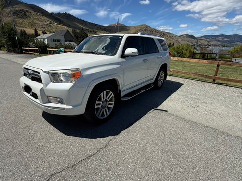 Used 2012 Toyota 4Runner Limited w/ Convenience Pkg AWD/4WD image 6