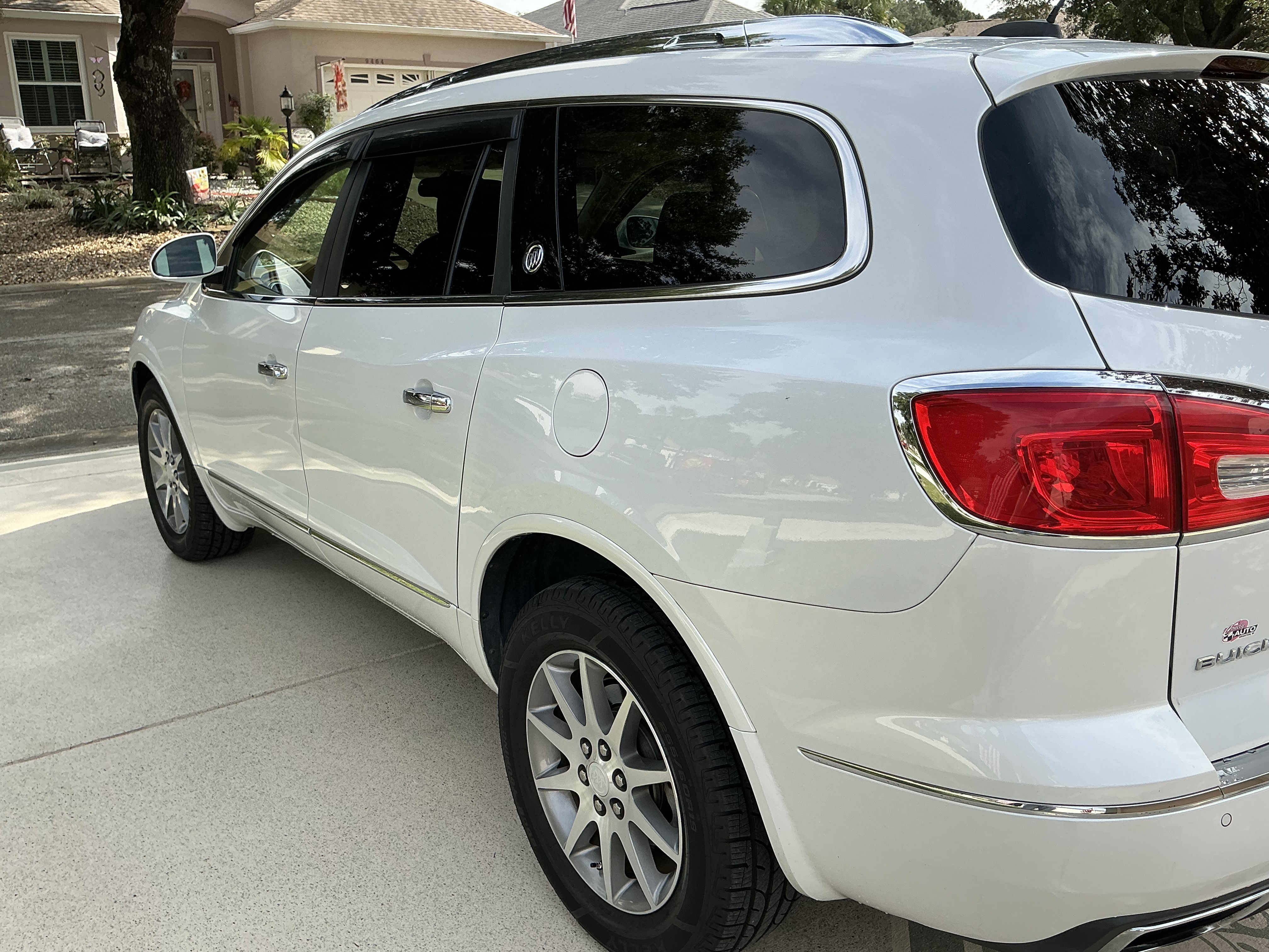 Used 2017 Buick Enclave Leather w/ Trailering Package AWD/4WD image 9