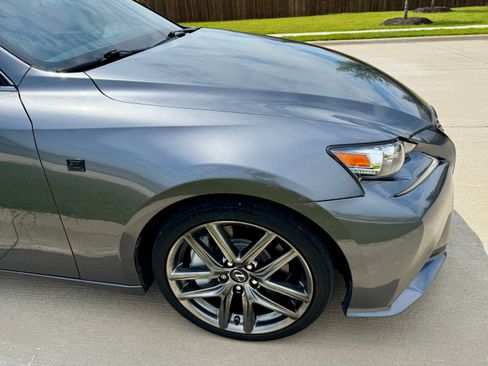 Used 2016 Lexus IS 200t RWD image 6