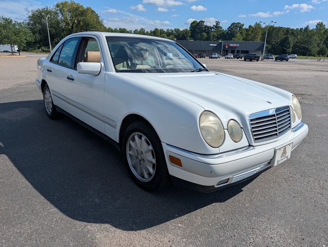 Used 1997 Mercedes-Benz E 320 Sedan image 1