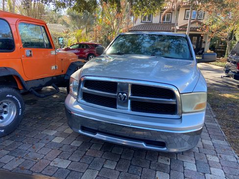 Used 2012 RAM 1500 Classic SLT RWD image 5