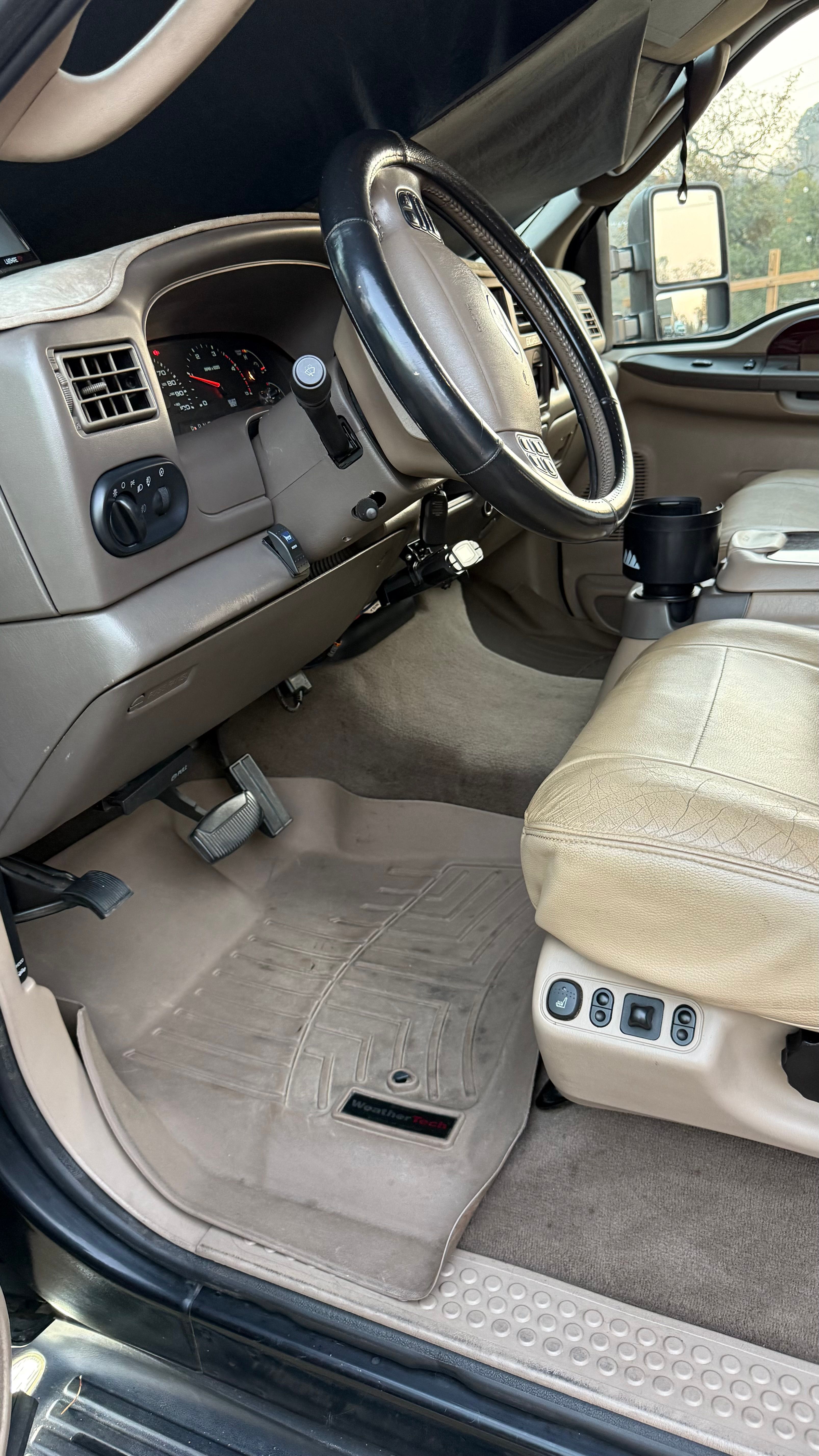 Used 2003 Ford Excursion Limited AWD/4WD image 10