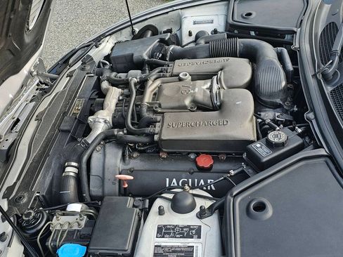 Used 2001 Jaguar XKR Convertible image 14