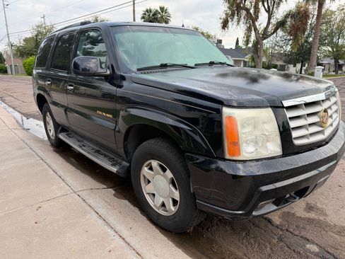 Used 2002 Cadillac Escalade Luxury image 14