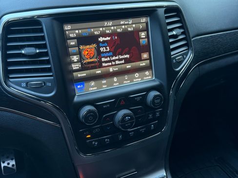 Used 2018 Jeep Grand Cherokee High Altitude AWD/4WD image 10