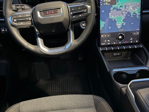 Used 2026 GMC Terrain Elevation w/ Black Edition FWD image 12