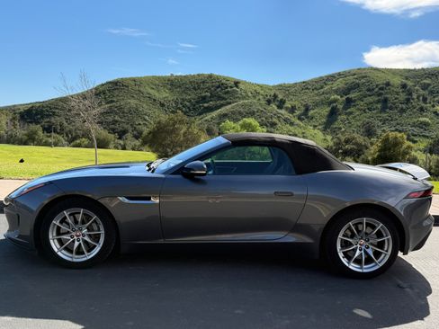 Used 2019 Jaguar F-TYPE Convertible image 1