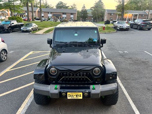 Used 2014 Jeep Wrangler Unlimited Sahara AWD/4WD image 6