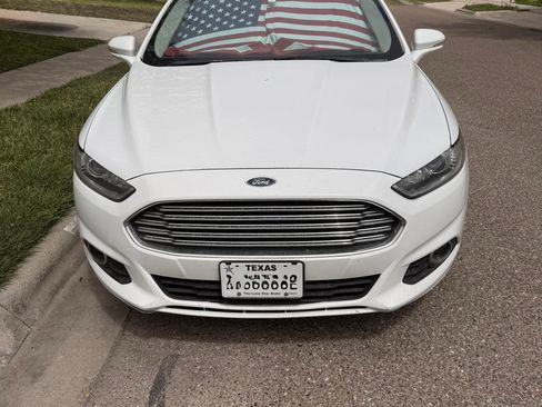 Used 2016 Ford Fusion SE w/ Equipment Group 202A image 6