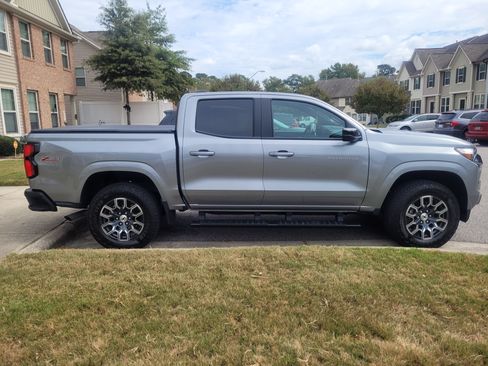 Used 2024 Chevrolet Colorado Z71 image 11