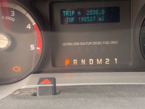 Used 2011 Ford F250 XLT w/ XLT Interior Pkg image 13