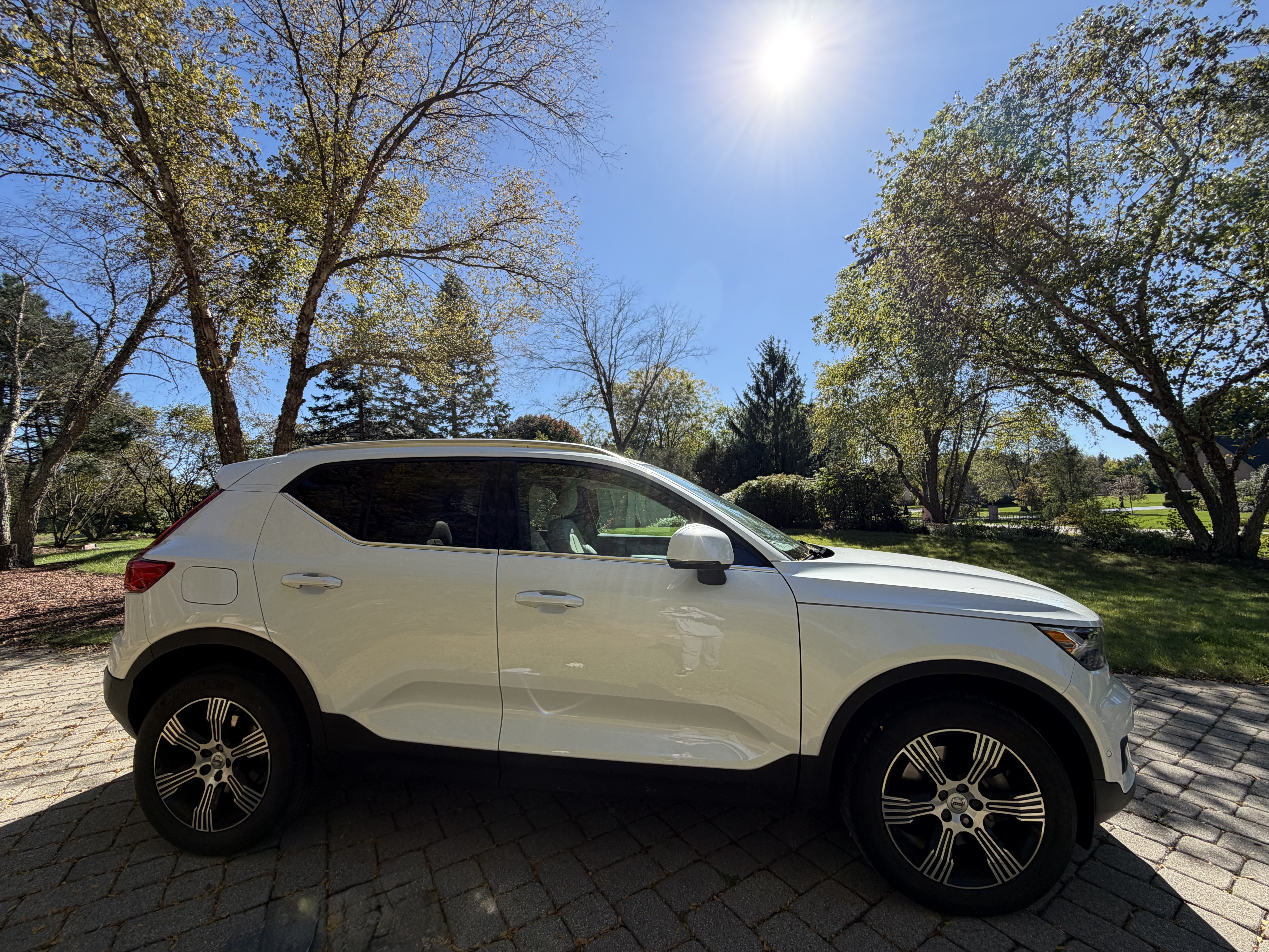 Used 2019 Volvo XC40 T5 Inscription AWD/4WD image 2