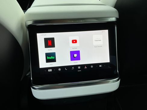 Used 2021 Tesla Model S Plaid image 15