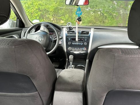 Used 2014 Nissan Altima 2.5 S FWD image 5