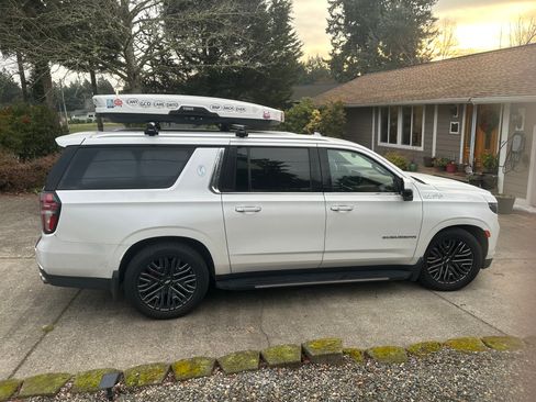 Used 2021 Chevrolet Suburban High Country image 4