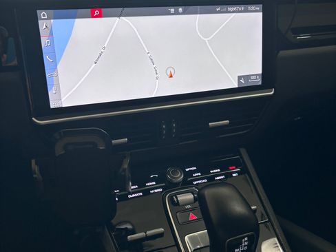 Used 2019 Porsche Cayenne E-Hybrid AWD/4WD image 17