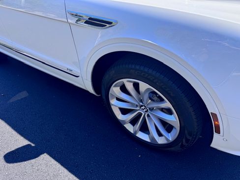 Used 2021 Bentley Bentayga image 8
