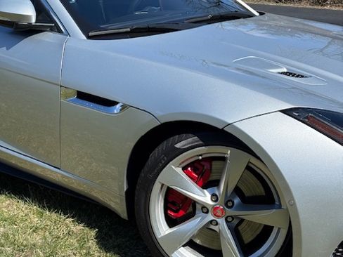 Used 2019 Jaguar F-TYPE R AWD/4WD image 6