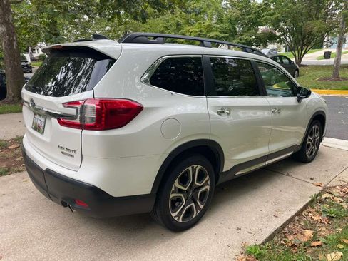 Used 2025 Subaru Ascent Touring AWD/4WD image 8