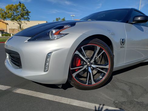 Used 2020 Nissan 370Z Coupe image 4