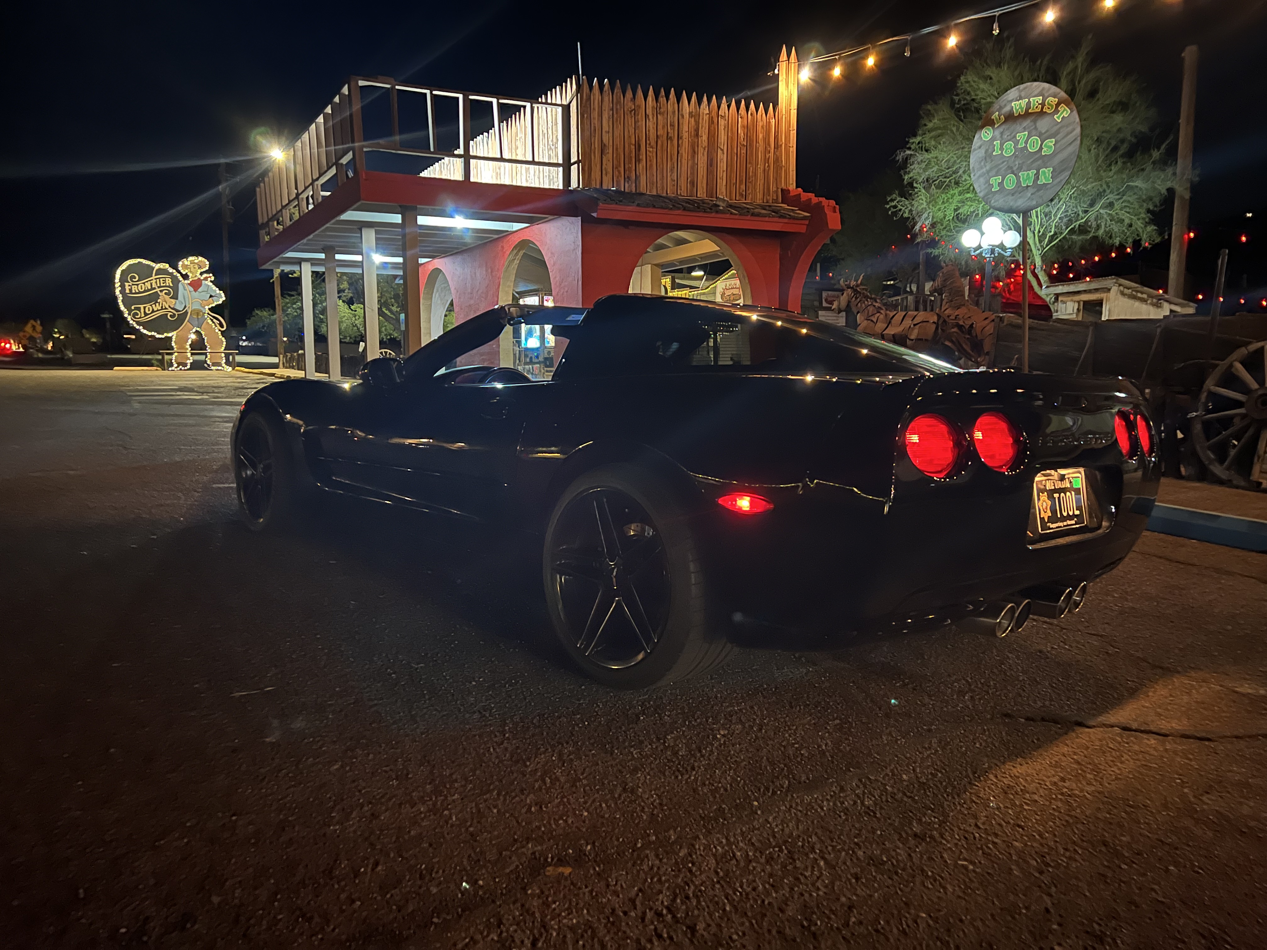 Used 2004 Chevrolet Corvette Coupe w/ Roof Package RWD image 8