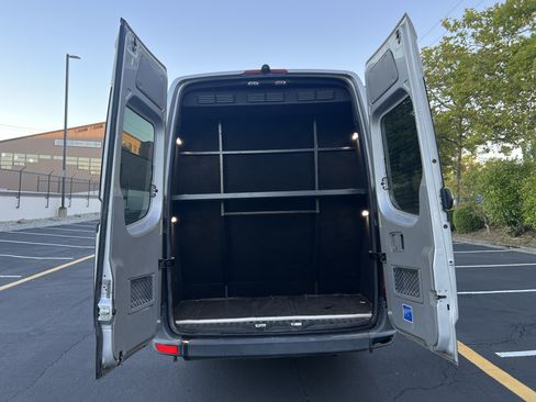 Used 2017 Mercedes-Benz Sprinter 3500 image 11
