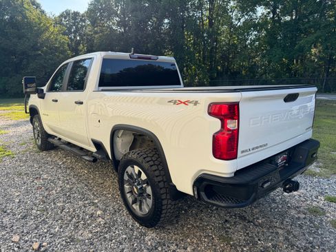 Used 2022 Chevrolet Silverado 2500 Custom w/ Custom Convenience Package AWD/4WD image 10