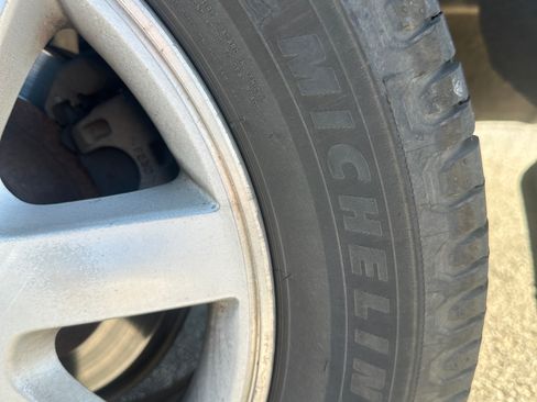 Used 2000 Toyota Avalon XL image 11