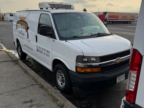 Used 2020 Chevrolet Express 2500 w/ Driver Convenience Package image 2